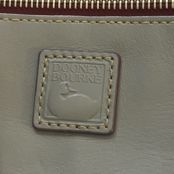 Dooney & Bourke Florentine Pocket Crossbody Ecru excellent like new condition - Picture 2 of 10